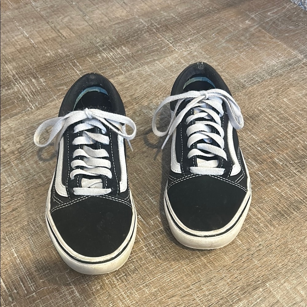 Vans Black and White Skate w/ comfy Cush  Sneakers